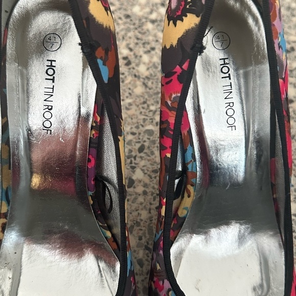 - Floral mixed Pattern detail high heels size 7 used hot tin roof ladies - Picture 8 of 16